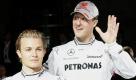 Michael Schumacher freut sich sichtlich auf sein Comeback. Nico Rosberg (l) lächelt verkrampft. Ob er dem Druck Schumachers standhalten kann? Foto: dpa