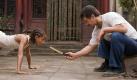 Karate Kid mit dem selbstbewussten Sohnemann Jaden von Hollywood-Superstar Will Smith läuft derzeit in den Kinos - und gab es auch schon einmal. Das war 1983 und handelte von einem 15-Jährigen, der sich von einem japanischen Karatemeister in die Geheimnisse der Kampfkunst einweihen lässt. Böse Zungen behaupten, der Film sei nur gemacht worden, damit Smith seinen Sohn zum Star aufbauen kann. Foto: dpa