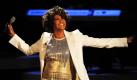 Whitney Houston verschiebt wegen einer Atemwegserkrankung den Auftakt ihrer Europatournee. Die US-Sängerin sollte am Dienstag in Paris auftreten, sagte den Termin auf Anraten ihres Arztes aber ab, wie ihr Agent am Montag in New York mitteilte. Die Tournee soll nun am Donnerstag in Manchester starten. Foto: dpa, apn