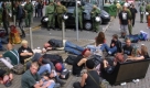 Im Visier der Polizei: Vor allem Politiker von CDU und FDP fordern, härter gegen linke Gewalt vorzugehen. Foto: ddp