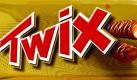 Knuspriger Keks mit Karamel, umhüllt von zarter Schokolade: Die Marketingspezialisten haben bei Twix ganze Arbeit geleistet. Er gehört heute längst zu den Favoriten im Süßigkeitenregal. Dabei trug er früher einen ganz anderen Namen... Foto: news.de