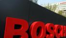 Das Firmenlogo von Bosch vor der Firmenzentrale in Gerlingen. Foto: Bernd Weißbrod Foto: dpa