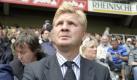 Fußballer und Verkehr - eine fatale Mischung? Auch Stefan Effenberg ist schon mit der Verkehrspolizei aneinandergeraten. Es hagelte eine 100.000 Euro Strafe, nachdem er bei der Führerscheinkontrolle «einen schönen Abend gewünscht» hatte. Irgendwie hatte der Polizist aber «Arschloch» verstanden. Komisch. Foto: dapd