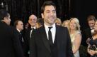 Javier Bardem sagt von sich selbst, er sehe aus wie ein Affe. Eine solche Aussagen kann sich natürlich nur ein Mann erlauben, der um seine umwerfende Wirkung auf Frauen weiß. Bardem kokettiert mit seiner Ausstrahlung. Auch der 42-jährige Spanier gehört zum Typus Mann, der keine Szenefrisur hat und schon gar nicht modisch jeden Trend mitzugehen versucht. Der Oscar-Preisträger ist halt ein richtiger Typ. Das weiß auch Gattin Penélope Cruz zu schätzen. Foto: dpa