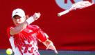 Hatte Juan Mónaco vor Angst schweißnasse Hände beim Schlag gegen Ivan Dodig? Bei den Japan Open in Tokio verlor der Argentinier seinen Schläger, und am Ende auch das Spiel in der ersten Runde. Der Kroate Dodig trifft in der zweiten Runde auf Mónacos Landsmann David Nalbandian. Foto: dapd