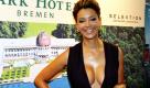 TV-Entertainerin Verona Pooth kehrt nach gut zwei Jahren Abstinenz ins Fernsehen zurück: Für den Münchner Privatsender RTL II wird die 42-Jährige noch im Mai die Dreharbeiten für eine neue Staffel der Reihe Engel im Einsatz aufnehmen, wie RTL II mitteilte. Foto: dpa