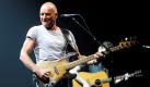 Sting feiert in diesem Jahr sein 25. Solo-Bühnenjubiläum mit der Back to Bass Tour. Das Foto zeigt ihn bei einem Auftritt in Los Angeles gestern Abend. Foto: dapd