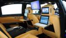 Surfende Luxusklasse: Das Basispaket mit der Fahrzeugintegration für ein iPad mit Tastatur und Antenne in der Mercedes-Luxuskarosse Brabus iBusiness kostet rund 8900 Euro. Foto: pi
