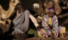 Fünf Kamele hat der alte Mann Waris' Vater gezahlt, um das Mädchen zu seiner vierten Ehefrau zu machen. Foto: Majestic Film Verleih/Walter Wehner