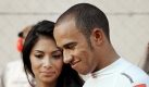 Die Sängerin Nicole Scherzinger und der Rennfahrer Lewis Hamilton sind offenbar kein Paar mehr. Laut einem Informanten aus dem Umfeld hätten sie zu wenig Zeit füreinander gehabt. «Sie haben seit Langem eine Fernbeziehung und das war einfach schwierig», sagte der Informant der US-Zeitschrift People. Foto: dpa