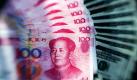 Chinese 100 yuan or renminbi banknotes and 100 U.S. dollars in Beijing, China, 23 June 2010. The renminbi fell back against the dollar on 22 June, a day after Beijing let the Chinese currency appreciate against the U.S. dollar. Analysts say China allowed a slight drop of the renminbi against the dollar hoping to prevent speculators gaining from a stronger currency.
 Foto: dpa