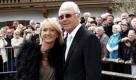 Auf der Weihnachtsfeier des FC Bayern im Jahr 1999 soll es passiert sein. Franz Beckenbauer bandelt außerehelich mit FC-Bayern-Sekretärin Heidi Burmeister an - mit Folgen. Mitte August 2000 kommt der kleine Joel Maximilian auf die Welt. Beckenbauer dementiert zunächst die Vaterschaft, gab sie unter dem Druck des Boulevard aber letzendlich zu. Die Scheidung von seiner damaligen Frau Sybille erfolgte erst 2004. Es blieb übrigens nicht bei einem One-Night-Stand zwischen dem Kaiser und Heidi Burmeister. Während der Fußball-WM 2006 in Deutschland heirateten die beiden. Zuvor bekamen sie ein weiteres Kind: Francesca Antoine (geboren im Oktober 2003). Foto: dapd