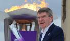 Thomas Bach rechnet im Jahr 2018 mit Olympischen Winterspielen in Deutschland. Die Chancen für München stehen gut, sagte der Vizepräsident des Internationalen Olympischen Komitees (IOC) den Nürnberger Nachrichten.

Der Präsident des Deutschen Olympischen Sportbundes (DOSB) stellte in dem Interview zudem stimmungsvolle Spiele in Aussicht. Dass München die erste Stadt sein könnte, die sowohl Sommer- als auch Winterspiele ausrichtet, wertet Bach nicht als großes Plus. Allerdings sei dies eine gute Gelegenheit zu zeigen, wie das olympische Erbe im besten Sinn positiv wirken und weitergegeben werden kann.
 Foto: dpa
