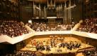 Das Gewandhaus ist zur Preisverleihung fast voll besetzt. Ob die alle von Iris Berben, Lang Lang und Veronika Ferres angezogen wurden, ist unklar. Maestro Riccardo Chailly dirigierte das Gewandhausorchester. Foto: news.de