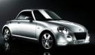 Allerdings ist der Einstandspreis des kleinen Roadsters so niedrig, dass zwei Personen auch ohne Gepäck einen Wochenendausflug wagen können - es bleibt ja genug Budget für die Kreditkarte übrig.


 Foto: DAIHATSU