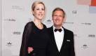 Berlin/ Bundespraesident Christian Wulff und seine Ehefrau Bettina posieren am Freitag (25.11.11) in Berlin im Hotel Intercontinental beim 60. Bundespresseball auf dem roten Teppich. Beim 60. Bundespresseball werden rund 2.500 Gaeste erwartet. Das Motto des Balls lautet 'Metamorphosen' und bezieht sich auf die Veraenderungen in der Politik in den vergangenen 60 Jahren. (zu dapd-Text)
Foto: Clemens Bilan/dapd Foto: dapd