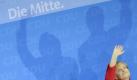 Merkels neue Regierung - diesmal Schwarz-Gelb. Nach der Bundestagswahl am 27. September freut sich Kanzlerin Angela Merkel, dass sie nun mit der FDP statt der SPD regieren kann. Bei den Landtagswahlen in Schleswig-Holstein und Brandenburg verteidigen Peter Harry Carstensen (CDU) und Matthias Platzeck (SPD) ihre Ämter als Ministerpräsidenten. Foto: ap