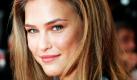 Das israelische Model Bar Rafaeli kommt bei den Filmfestspielen in Cannes an. Der bekannteste Export Israels hatte kürzlich Ärger beim Import: Sie wollte ihr neu erworbenes iPad in ihr Heimatland einführen, ohne es zu deklarieren. Foto: ap