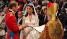 Kate und William tauschen die Ringe. Foto: dapd