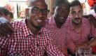 Feuern Vereinsrekord: Die Bayern Jérome Boateng (links nach rechts), David Alaba und Diego Contento genießen das Oktoberfest. Foto: dpa