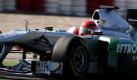 Der deutsche Formel 1 Pilot Michael Schumacher steuert seinen Rennwagen auf dem Circuit de Catalunya durch eine Kurve. Der Rekordweltmeister greift heute mit seinem durch etliche Updates veränderten Boliden in das Testgeschehen ein. Foto: dpa
