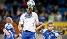 Auch Berat Sadik (M) hat zwei Staatsbürgerschaften: die finnische und die mazedonische. Auch er spielte bisher nur für Finnland, ist nach vier Partien aber noch torlos. In der vergangenen Saison stand der 23-jährige Stürmer bei Arminia Bielefeld in der zweiten Bundesliga unter Vertrag, wird zurzeit aber für ein Jahr zum belgischenErstligisten SV Zulte-Waregem ausgeliehen. Foto: dpa