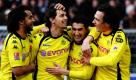 Platz 18. Borussia Dortmund, Umsatz 103,5 Millionen Euro. Die Schwarz-Gelben komplettieren das Bundesliga-Quintett in den Top 20. Der BVB kann zwar nach wie vor nicht aus dem Vollen schöpfen, aber erwirtschaftet einen hohen Umsatz. Das liegt auch daran, dass die Mannschaft (hier Patrick Owomoyela, Neven Subotic, Nuri Sahin, Mats Hummels, v.l.n.r.) wieder erfolgreich spielt. Foto: dpa
