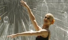 Les Ballets Trockadero de Monte Carlo dancers Joshua Grant left, and Brock Ahyhoe pose for pictures in the Kings Cross fountain in Sydney, Australia, Friday, Oct. 23, 2009. The Trocks, an all-male dance group that perform classical ballet in a light and playful manner, will perform in Australia throughout November 2009. (AP Photo/Rob Griffith) Foto: ap