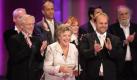 Schauspieler der Lindenstraße stehen am Samstag (09.10.2010) in Köln bei der

Verleihung des Deutschen Fernsehpreises auf der Bühne. Der Deutsche Fernsehpreis wird
bereits zum zwölften Mal verliehen. Foto: Rolf Vennenbernd dpa/lnw (ACHTUNG: Sperrfrist
für die Nennung aller Preisträger ist das Ende der Ausstrahlung der Sendung in der ARD
am Sonntag, 10.10.2010, gegen 24.00 Uhr) +++(c) dpa - Bildfunk+++
 Foto: dpa