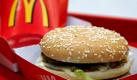 Die Fast-Food-Kette McDonald's gewinnt immer Kunden in Deutschland für das Angebot an Burgern und Pommes. Foto: Matthias Schrader (Archivbild) Foto: dpa