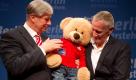 «Ich bin schwul - und das ist auch gut so.» Mit diesem Satz - mittlerweile ein geflügeltes Wort - sorgte Klaus Wowereit im Wahlkampf 2001 für Aufsehen. Seit 2005 lebt er mit dem Neurochirurgen Jörn Kubicki zusammen.  Foto: dapd