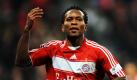Der Münchner Ze Roberto freut sich über seinen Treffer zum 1:1 im Spiel FC Bayern München gegen Borussia Dortmund (Archivfoto vom 08.02.2009). Der Hamburger SV hat einen Tag vor dem Trainingsauftakt seinen ersten spektakulären Transfer für die neue Saison perfekt gemacht. Der brasilianische Mittelfeldstar Zé Roberto wechselt ablösefrei vom deutschen Fußball-Rekordmeister FC Bayern München zum HSV
 Foto: dpa