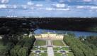 In Stockholm gibt es zahlreiche königliche Gebäude und Parkanlagen. In die schwedische Geschichte eintauchen können Besucher bei einem Abstecher nach Drottningholm. Es ist das besterhaltendste Schloss Schwedens. Drottningholm wurde im 17. Jahrundert erbaut, gehört zum UNESCO-Weltkulturerbe und ist Wohnsitz der königlichen Familie. Foto: Jeppe Wikstrom/ Visitors-Board-Drottningholm 