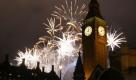 Aber auch Europa kann ordentlich feiern: Vor dem ehrwürdigen Houses Of Parliament und dem weltberühmten Big Ben in London knallten nicht nur die Sektkorken, sondern auch die bunten Raketen. Foto: dapd
