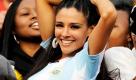 epa02198523 An Argentina fan dances in the stands during the FIFA World Cup 2010 group B preliminary round match between Argentina and Nigeria at the Ellis Park stadium in Johannesburg, South Africa, 12 June 2010. EPA/GERRY PENNY Please refer to www.epa.eu/downloads/FIFA-WorldCup2010-Terms-and-Conditions.pdf +++(c) dpa - Bildfunk+++ Foto: dpa