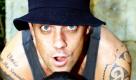 Der britische Popsänger Robbie Williams hat versprochen, den Komiker Paddy McGuinness bei einem Märchenspiel für Erwachsene musikalisch zu unterstützen. Wie das Boulevardblatt The Sun berichtet, war der Kontakt über Robbies Kumpel Jonathan Wilkes zustande gekommen. In dem geplanten Theaterstück soll die Finanzkrise auf die Schippe genommen werden. Paddy erzählte jetzt im Fernsehen: Wir haben über Songs gesprochen, und Robbie hat mir zugesagt, einen zu schreiben. Foto: dpa