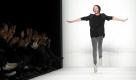 Redaktionshinweis: Verwendung des Bildes nur zur redaktionellen Berichterstattung! +++ Der Designer Marcel Ostertag empfaengt am Samstag (22.01.11) in Berlin auf der Fashion Week im Zelt auf dem Bebelplatz nach seiner Schau Applaus. Bis Sonntag (23.01.11) praesentieren Designer die Trends der Saison 2011/ 12. (zu dapd-Text) Foto: Berthold Stadler/dapd Foto: dapd