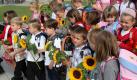 Doch bevor es soweit ist, müssen die Schüler erst einmal zur Schule kommen. Der Tag der Einschulung wird von vielen Kindern herbeigesehnt. Denn sie freuen sich auf das Lernen. Und ihre Eltern müssen gleichzeitig lernen, dass die Kinder langsam selbstständig werden.
 Foto: ddp