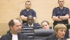 Den Haag: Thomas Lubanga Dyilo (3.v. L) hat in seiner Heimat Hunderte Kinder als Soldaten missbraucht. Foto: Michael Kooren. Foto: dpa