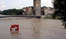 Die Altstadtbrücke zwischen Görlitz (Sachsen) und Zgorzelec (Polen) im Hochwasser der Neiße. Der Pegel war am Sonntag auf in Görlitz über sieben Meter angestiegen. Foto: ddp