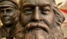 Auf die Geburt des späteren Revolutionärs, Philosophen und Ökonomen Karl Marx durften seine Eltern gleich zwei Schnäpse trinken. Am 3.3.1818 kam er in Trier zur Welt. Foto: dpa