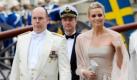 Prince Albert of Monaco (front L) and Charlene Wittstock (front R) arrive to Stockholm's Storkyrkan cathedral for the wedding ceremony of Swedish Crown Princess Victoria and Daniel Westling, in Stockholm, Sweden, 19 June 2010. The bridal couple shares the June 19 wedding date with Princess Victoria's parents, King Carl XVI Gustaf and Queen Silvia, who married on 19 June 1976 in the same cathedral. EPA/MAJA SUSLIN ** SWEDEN OUT ** +++(c) dpa - Bildfunk+++ Foto: dpa