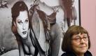 June Newton in Berlin vor dem Foto «Saddle» aus dem Jahr 1976. Foto: Stephanie Pilick Foto: dpa