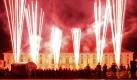 Feuerwerk spiegelt sich am Freitag (02.07.10) in Berlin im Garten von Schloss Bellevue waehrend des Sommerfest des Bundespraesidenten in einem Teich. Das Fest stand im Zeichen von 20 Jahren deutscher Einheit und unter dem Motto 'Freude - Veraenderung - Zusammenhalt'. (zu ddp-Text) Foto: Michael Gottschalk/ddp Foto: ddp