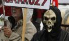 Die Franzosen sind nicht gut auf ihren Präsidenten zu sprechen: Bei den Protesten gegen die geplante Rentenreform von Nicolas Sarkozy zeigten die Demonstranten, was sie von den Plänen ihres Staatsoberhauptes halten. Foto: ap