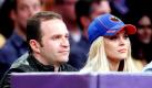Pascal Mouawad, left, attends the Lakers game courtside with Lindsay Lohan for the game against the New York Knicks during the first half of an NBA basketball game, Sunday, Jan. 9, 2011, in Los Angeles. (AP Photo/Alex Gallardo)


 Foto: dapd