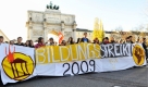 Teilnehmer eines bundesweiten Bildungsstreiks demonstrieren in München. Über 5000 Demonstranten haben sich nach Polizeiangaben am bundesweiten Bildungsstreik in der bayrischen Hauptstadt beteiligt. Foto: ddp