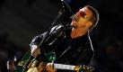 Sänger Bono feiert heute seinen 50. Geburtstag. Seit 1976 tritt der Ire mit der Band U2 auf, die durch Hymen wie I Still Haven't Found What I'm Looking und Bloody Sunday weltberühmt wurde. Foto: dpa