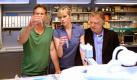 Die Schauspieler (v. l.) Marco Girnth als Kriminaloberkommissar Jan Maybach, Melanie Marschke als Kriminaloberkommissarin Ina Zimmermann und Andreas Schmidt-Schaller als Hauptkommissar Hajo Trautzschke, stehen am Freitag (18.06.2010) während eines Pressetermins im neuen kriminaltechnischen Labor der 'SOKO-Leipzig'. Seit 10 Jahren wird in Leipzig die Serie über die Polizei-Sonderkommission (SOKO) gedreht. Nun bezogen die Ermittler ein neues, größeres Büro. Zum ersten Mal erstrecken sich die Ermittlungen der 'SOKO Leipzig'-Kommissare in einem neuen großen Fall über vier Folgen (jeweils 45 Minuten).
 Foto: dpa