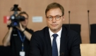 Aber vielleicht gibt der Chef der Hypo Real Estate, Axel Wieandt, dem armen Finanzminister etwas ab. Wieandt dürfte eigentlich nur 500.000 Euro pro Jahr verdienen, weil seine Bank mit Staatshilfen am Leben gehalten wird. Zusätzlich soll er aber einen Extrabonus in Höhe von 500.000 Euro kassiert haben. Und das hat sogar Steinbrück verteidigt. Foto: ap